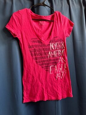 American Eagle Outfitters Hot Pink V-Neck Heart Graphic Tee